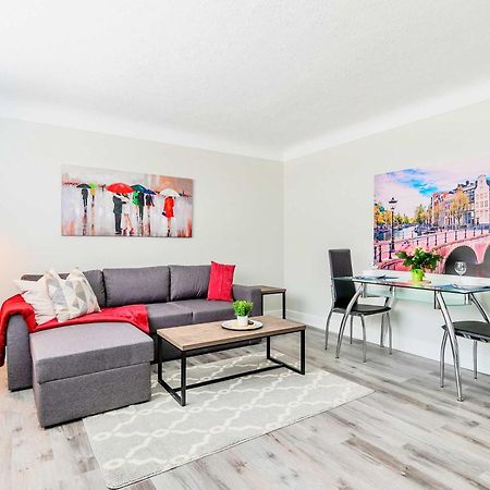 Modern Apartment In Corktown Hamilton Sleeps 4 Εξωτερικό φωτογραφία