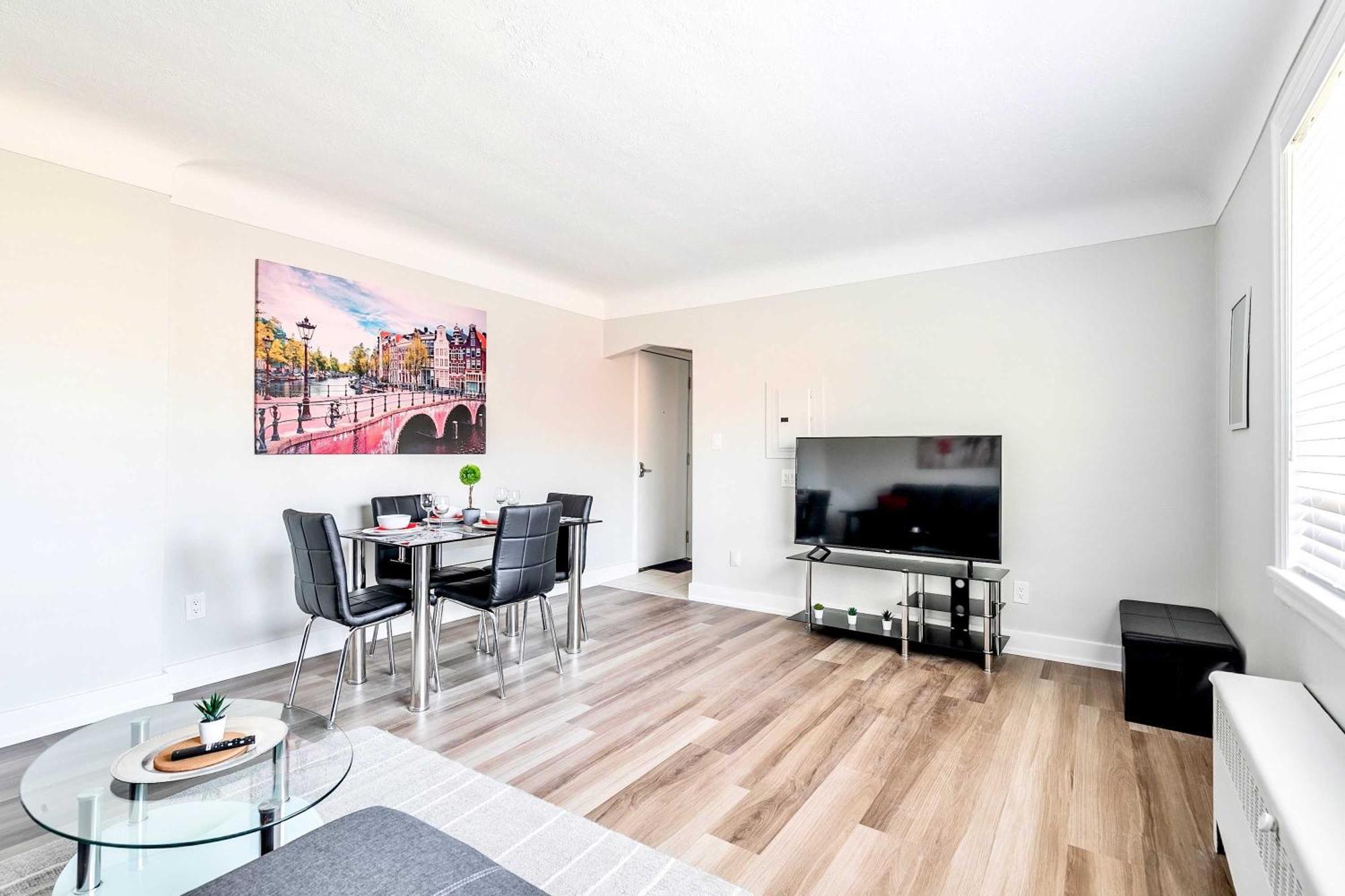 Modern Apartment In Corktown Hamilton Sleeps 4 Εξωτερικό φωτογραφία