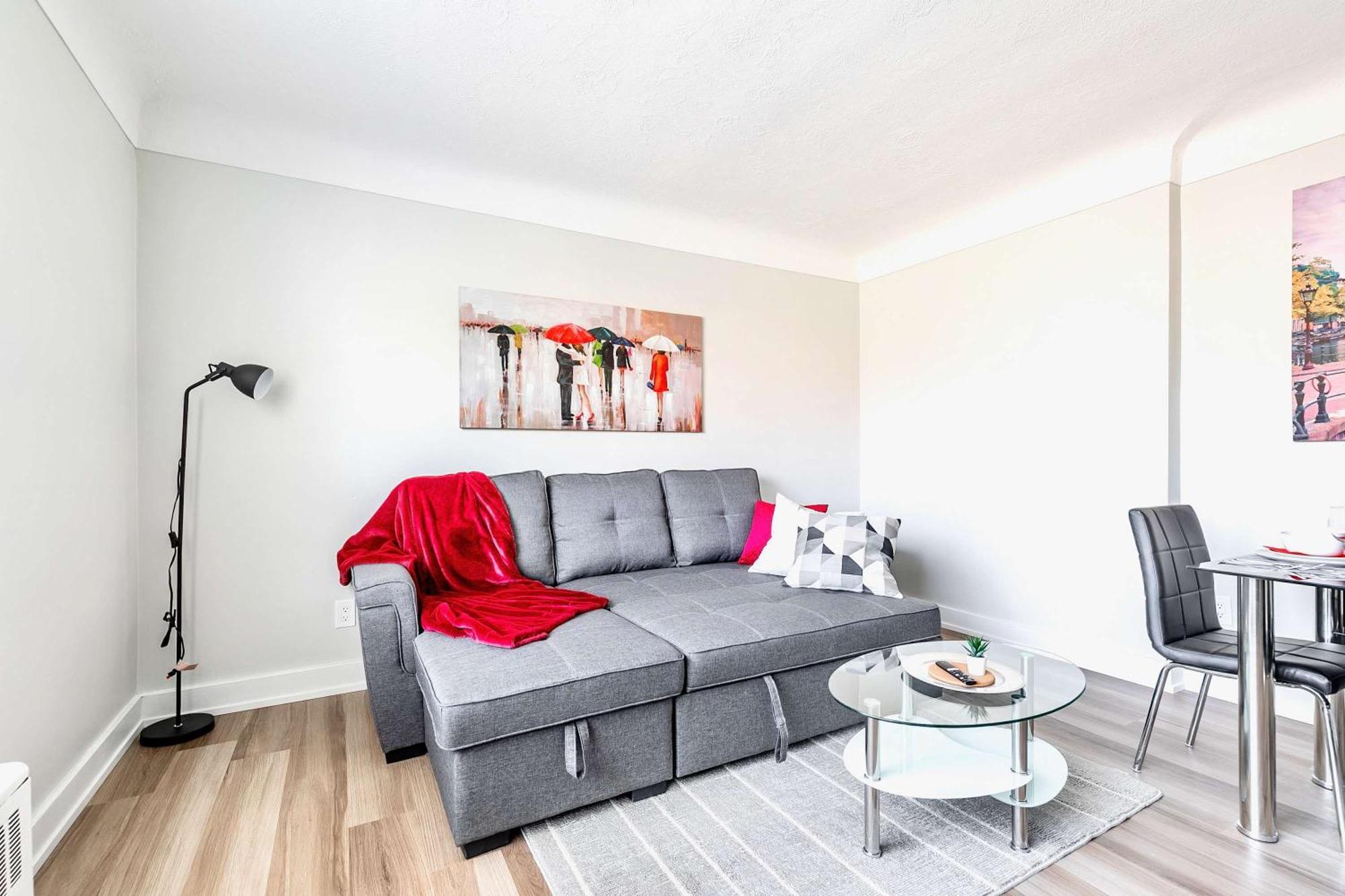 Modern Apartment In Corktown Hamilton Sleeps 4 Εξωτερικό φωτογραφία