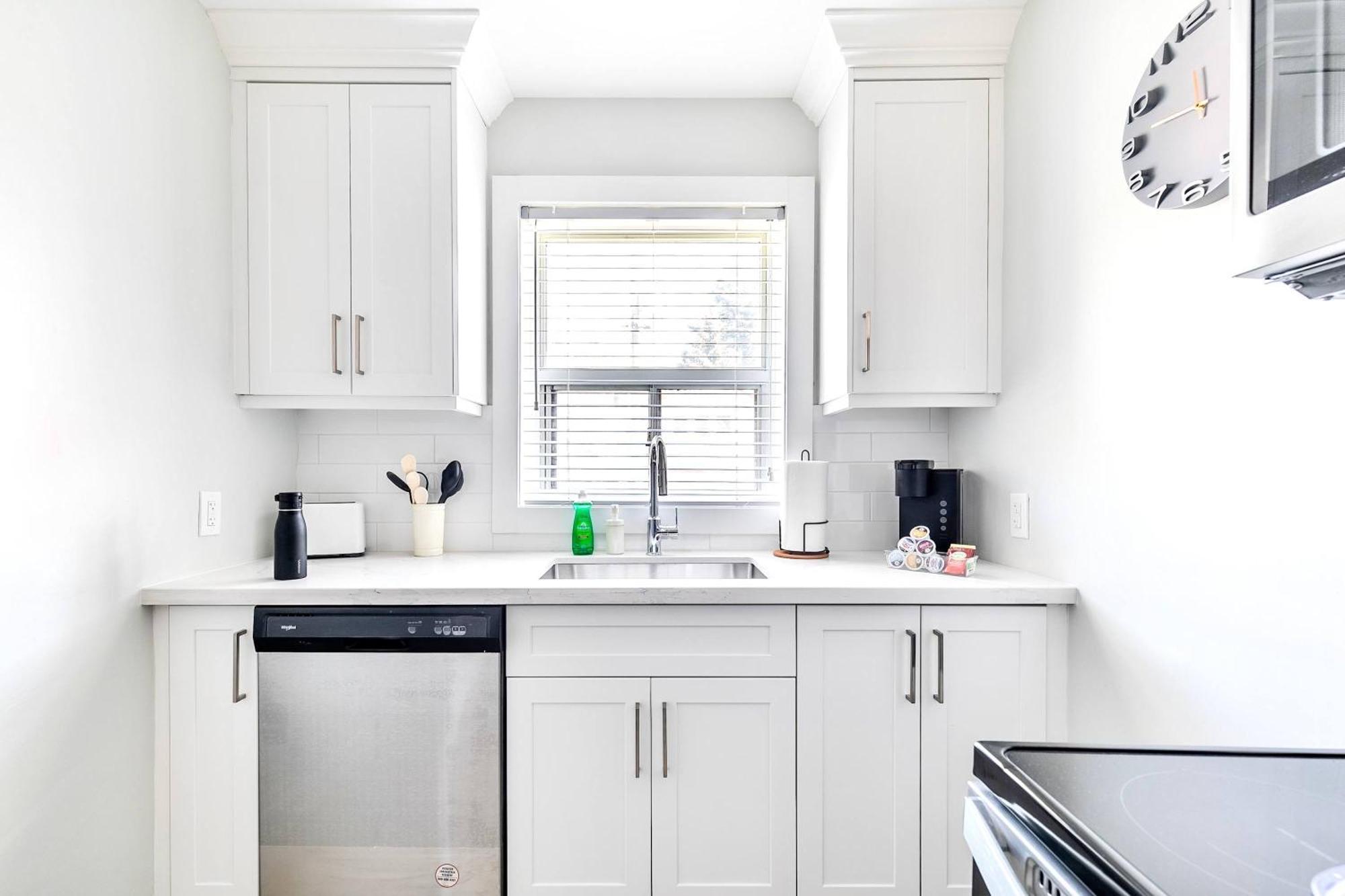 Modern Apartment In Corktown Hamilton Sleeps 4 Εξωτερικό φωτογραφία